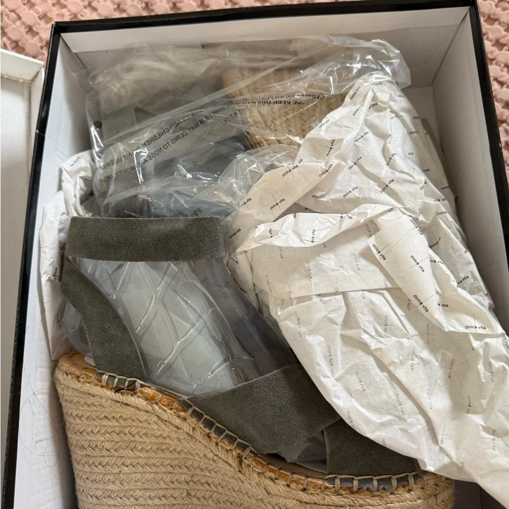 Brand New Dolce Vita Sylas Smoke suede Wedge Sandals | Size 8 - Picture 3 of 4